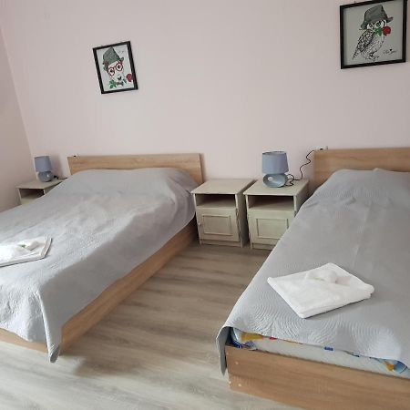 Hotel Къща За Гости Саня Kavarna Esterno foto
