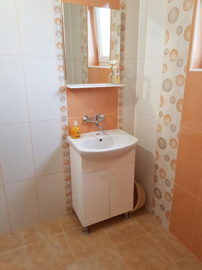 Hotel Къща За Гости Саня Kavarna Esterno foto