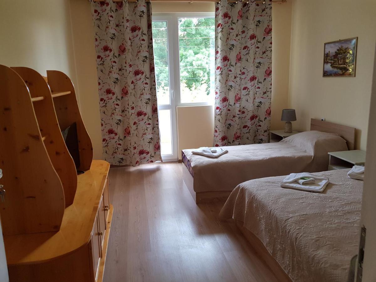 Hotel Къща За Гости Саня Kavarna Esterno foto