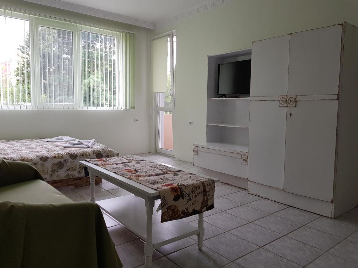 Hotel Къща За Гости Саня Kavarna Esterno foto