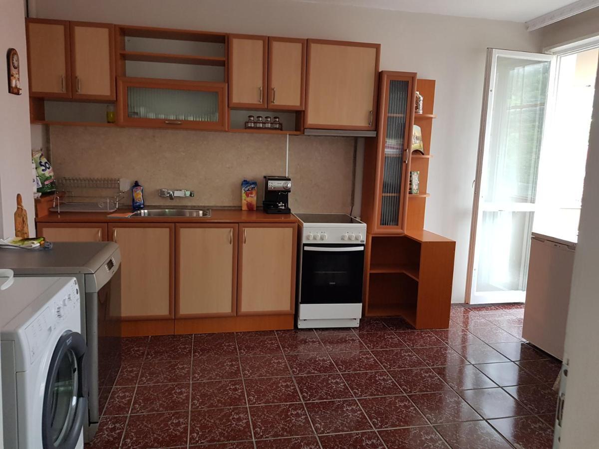 Hotel Къща За Гости Саня Kavarna Esterno foto