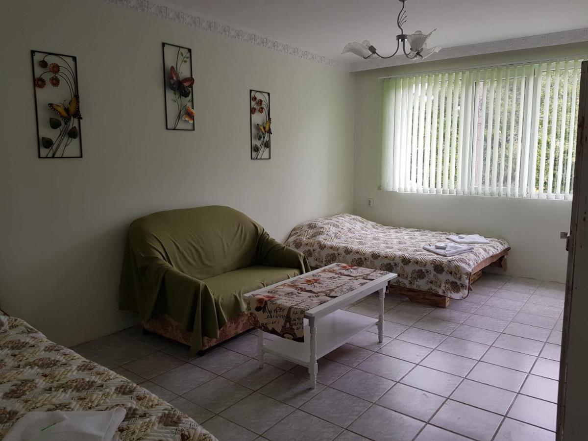 Hotel Къща За Гости Саня Kavarna Esterno foto